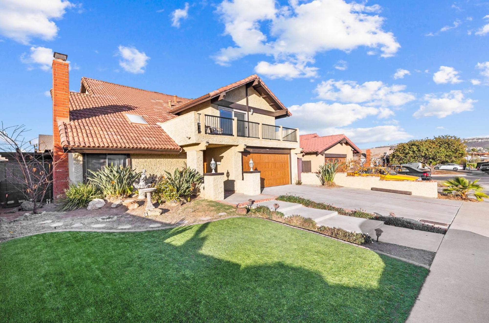 Villa Mira Mesa Family Retreat 4br With Balcony And Firepit San Diego