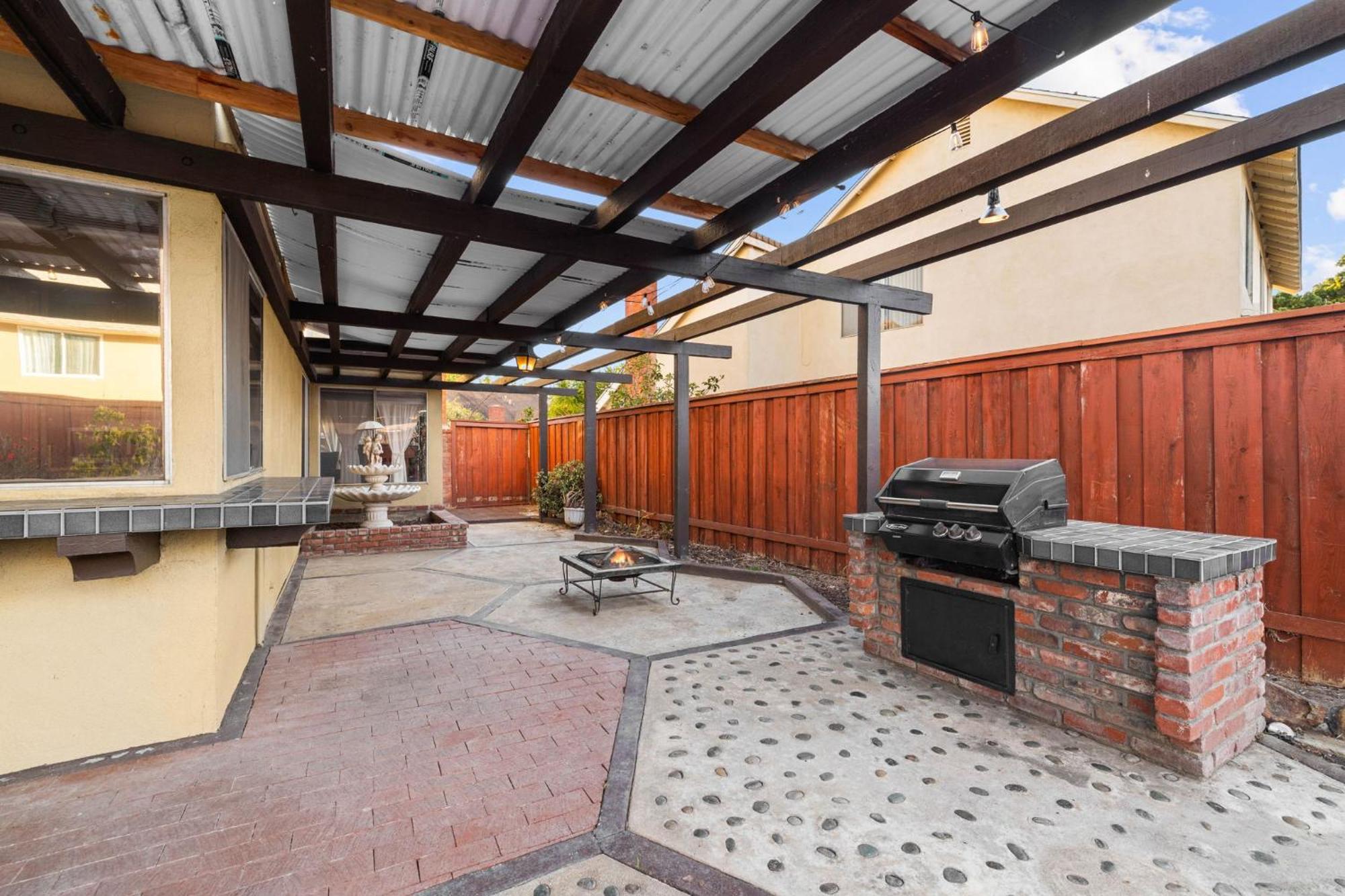 Mira Mesa Family Retreat 4br With Balcony And Firepit