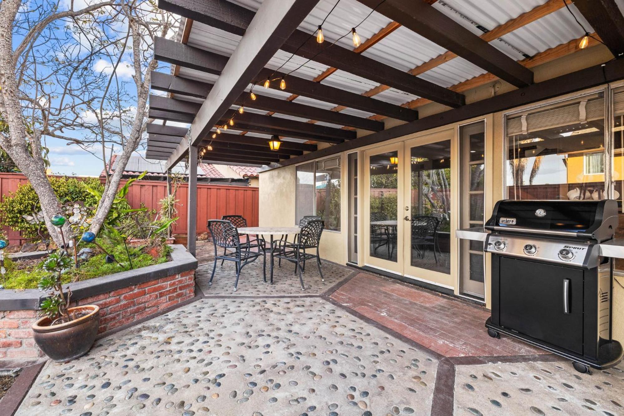 Mira Mesa Family Retreat 4br With Balcony And Firepit Villa