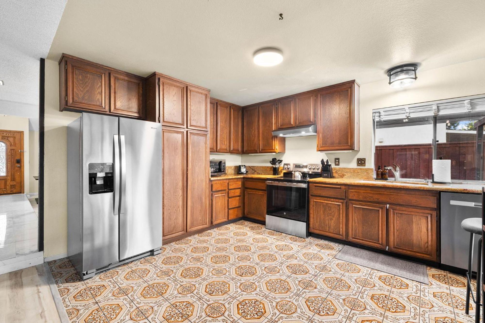 Mira Mesa Family Retreat 4br With Balcony And Firepit Villa *