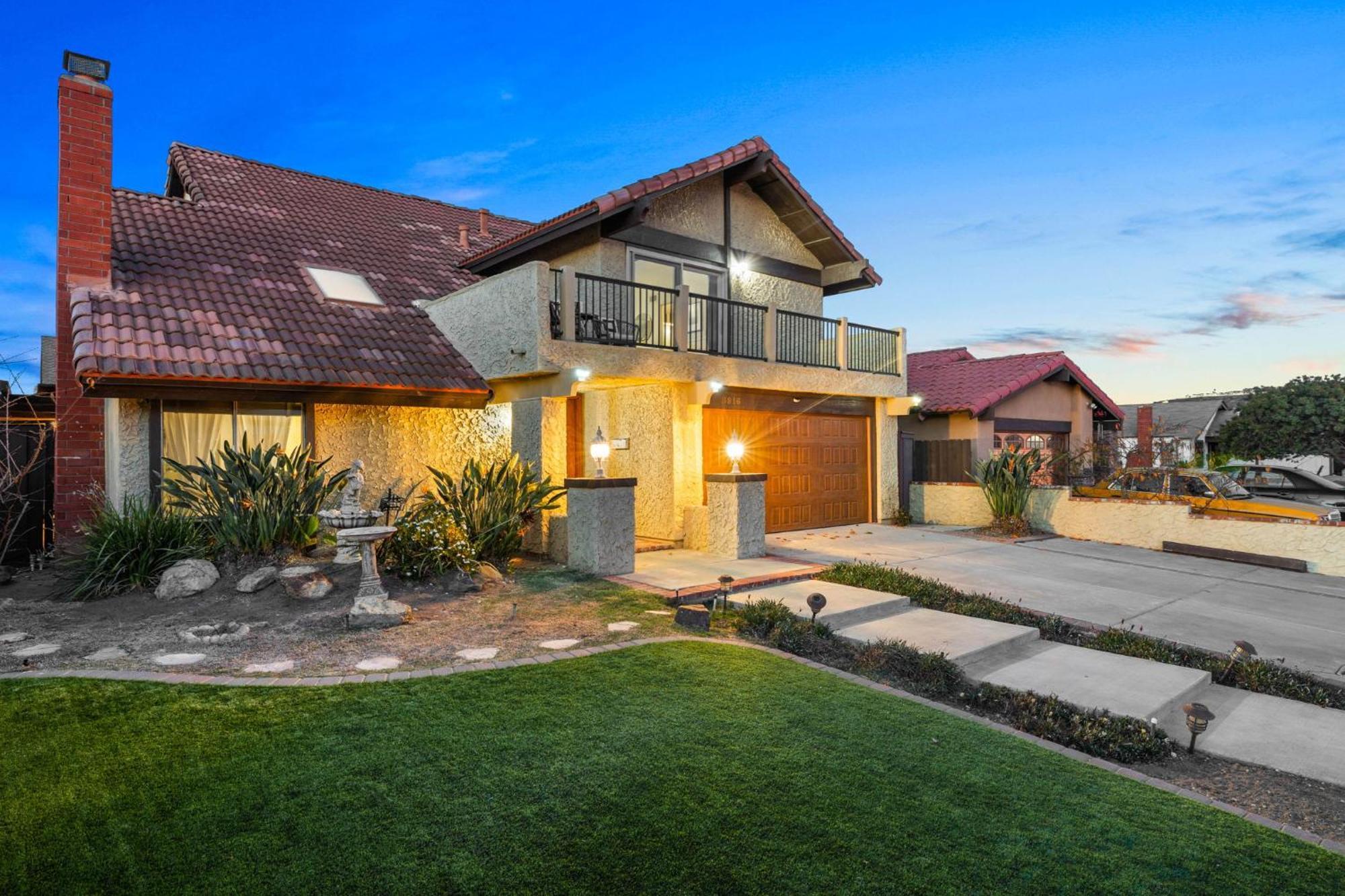 Mira Mesa Family Retreat 4br With Balcony And Firepit *