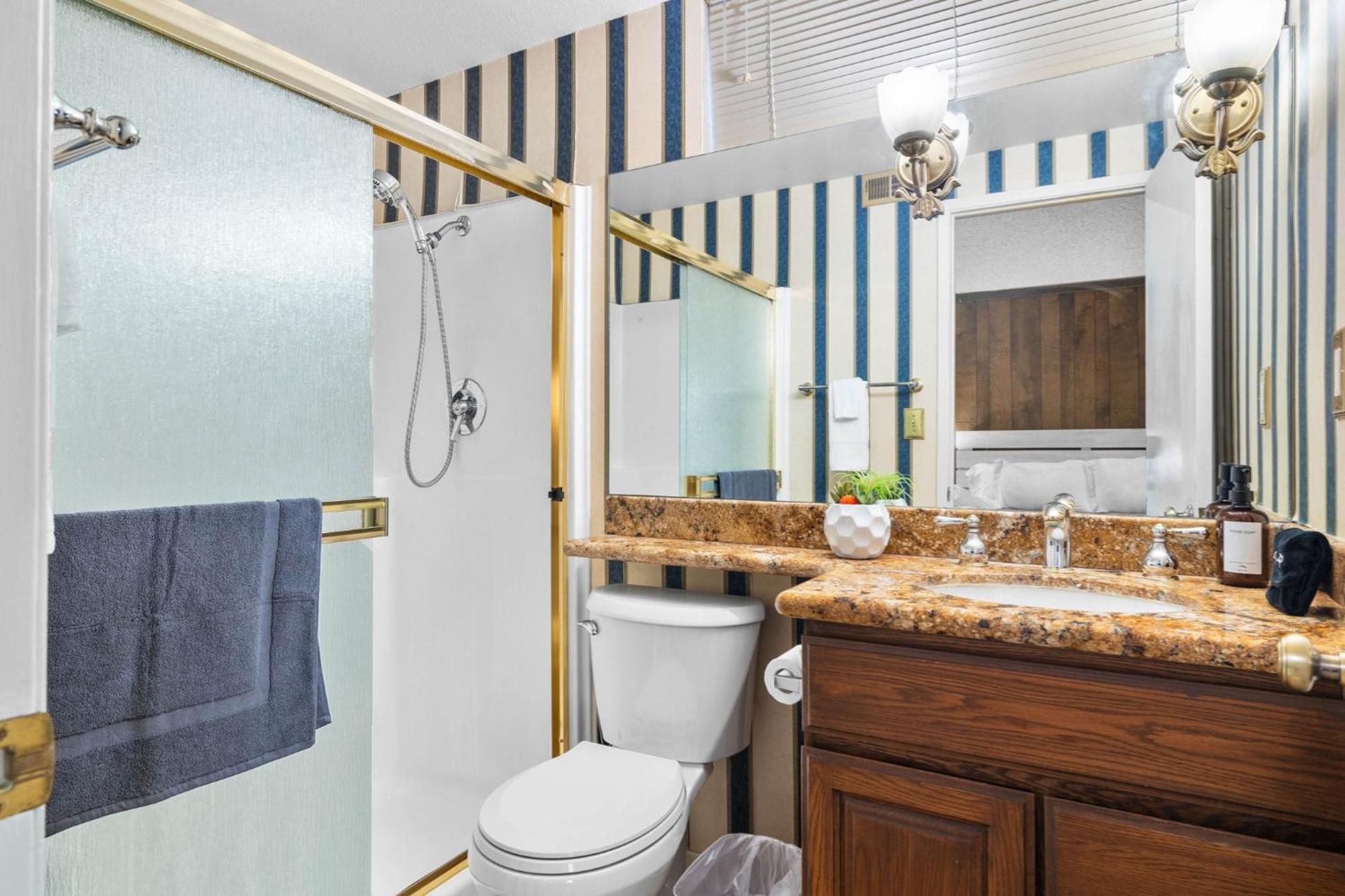 Mira Mesa Family Retreat 4br With Balcony And Firepit