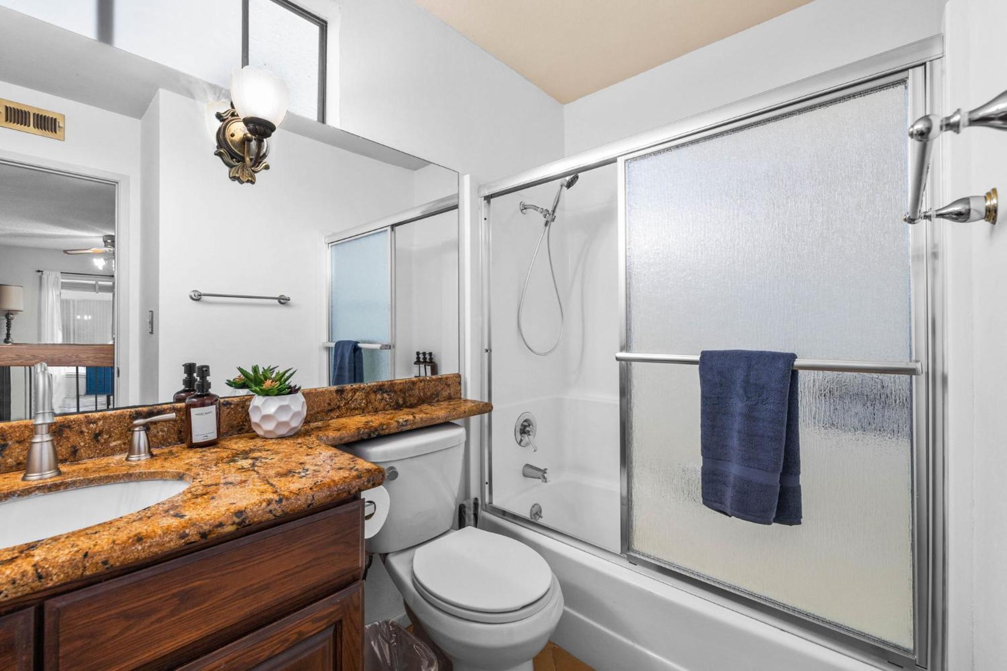 Mira Mesa Family Retreat 4br With Balcony And Firepit Villa