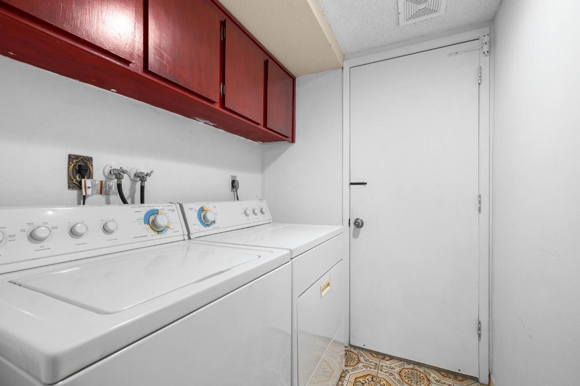 Mira Mesa Family Retreat 4br With Balcony And Firepit