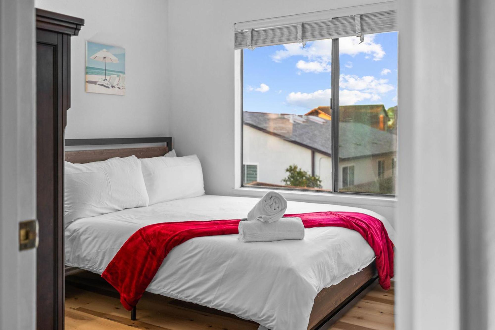 Villa Mira Mesa Family Retreat 4br With Balcony And Firepit