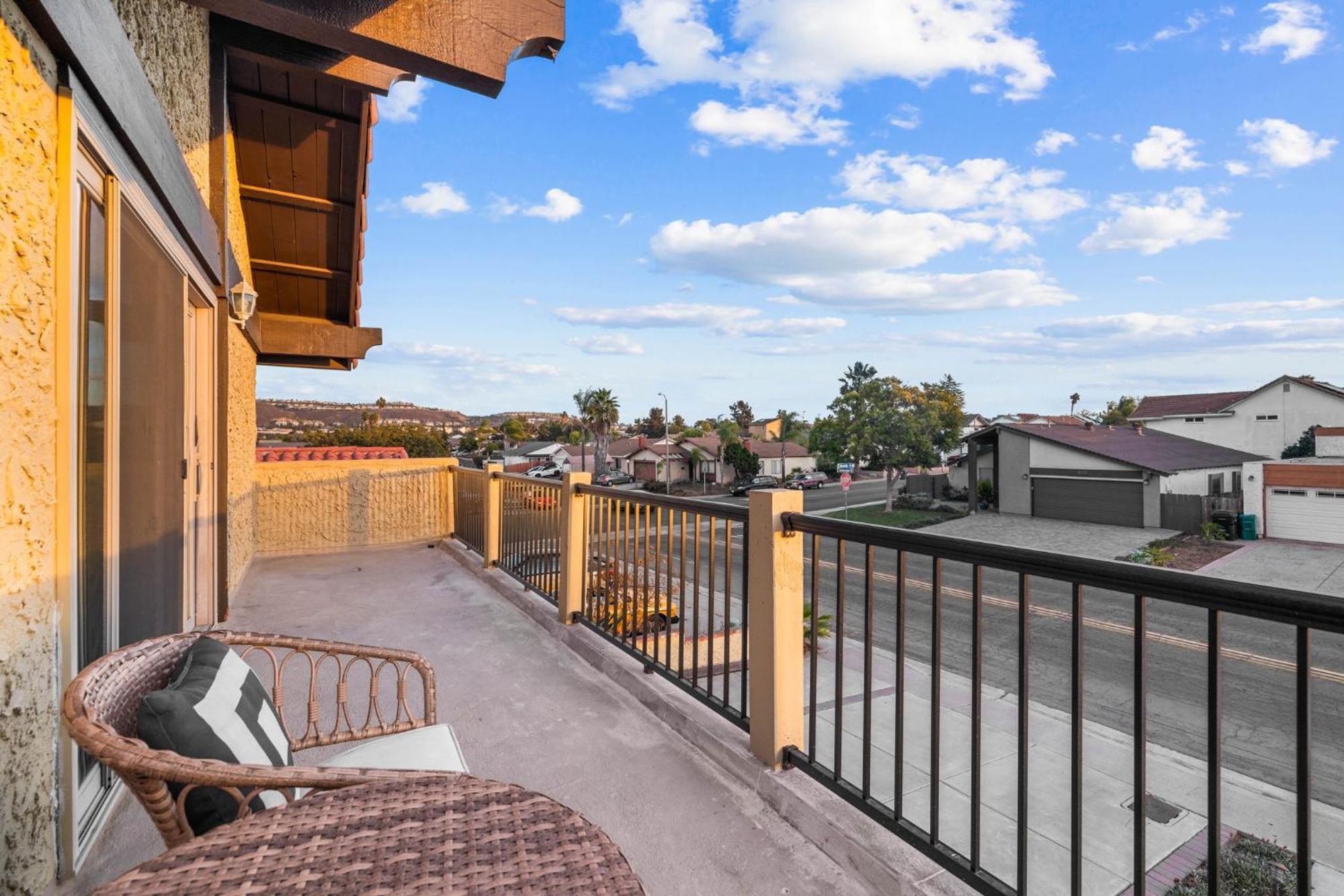 Mira Mesa Family Retreat 4br With Balcony And Firepit Villa *