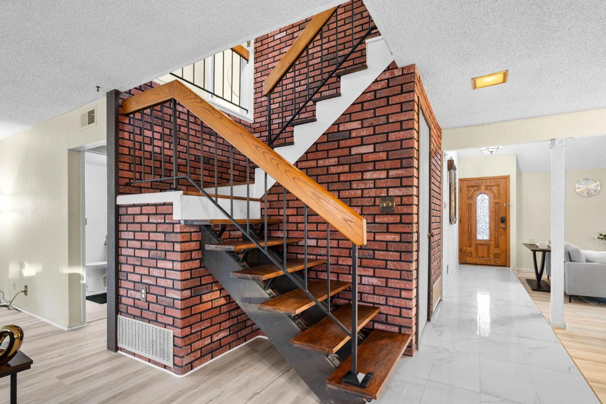 Villa Mira Mesa Family Retreat 4br With Balcony And Firepit *