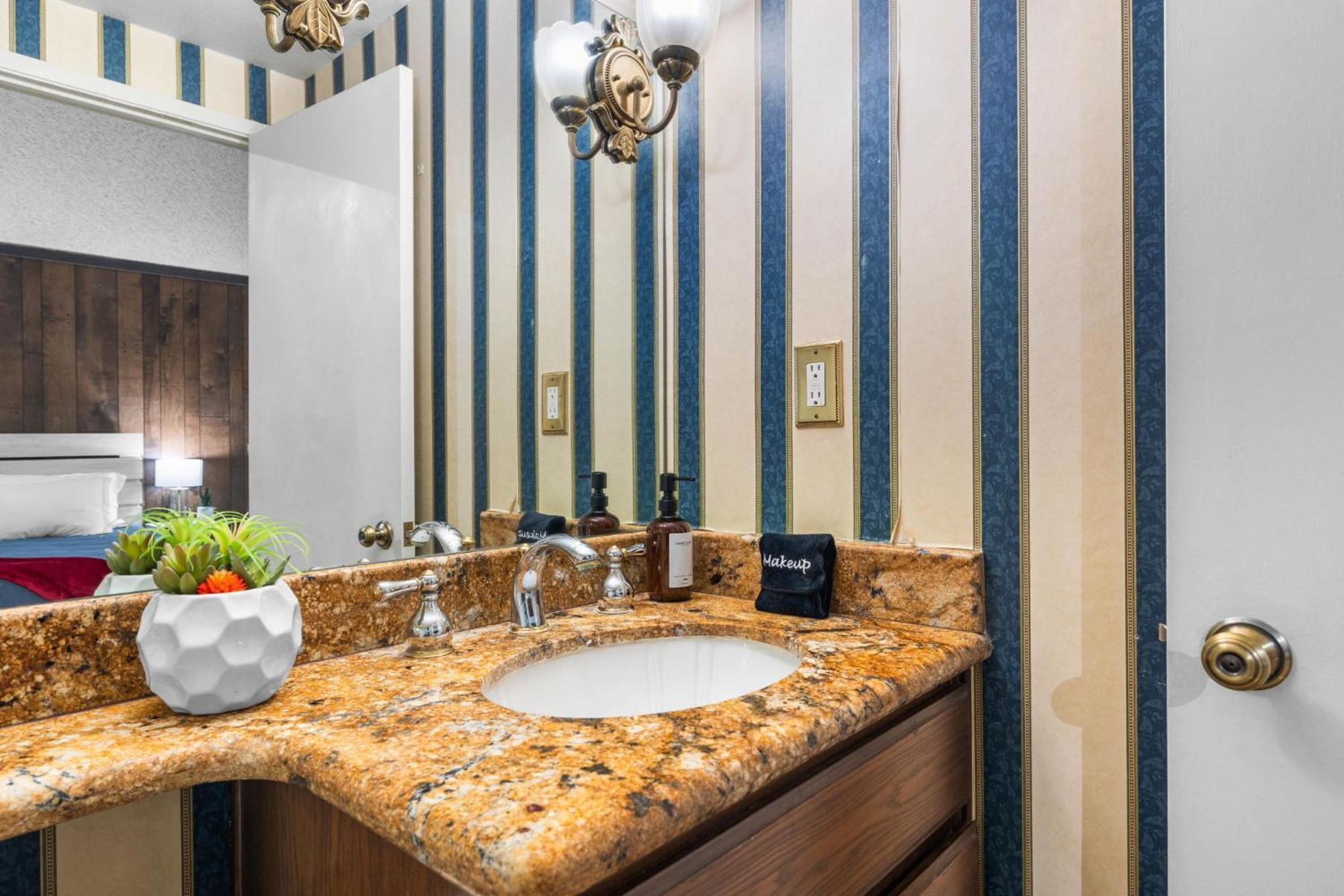 Mira Mesa Family Retreat 4br With Balcony And Firepit San Diego
