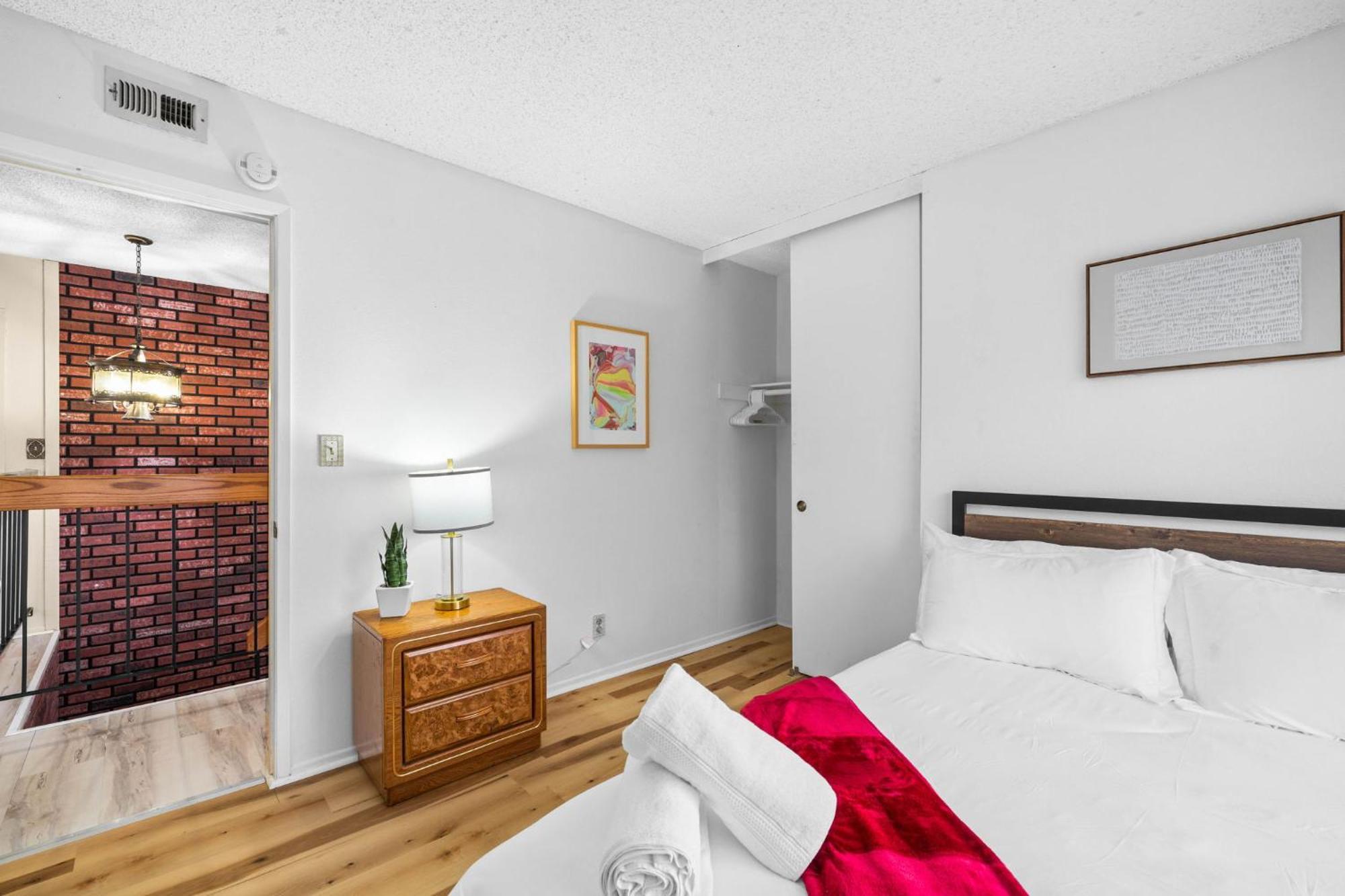 Villa Mira Mesa Family Retreat 4br With Balcony And Firepit San Diego