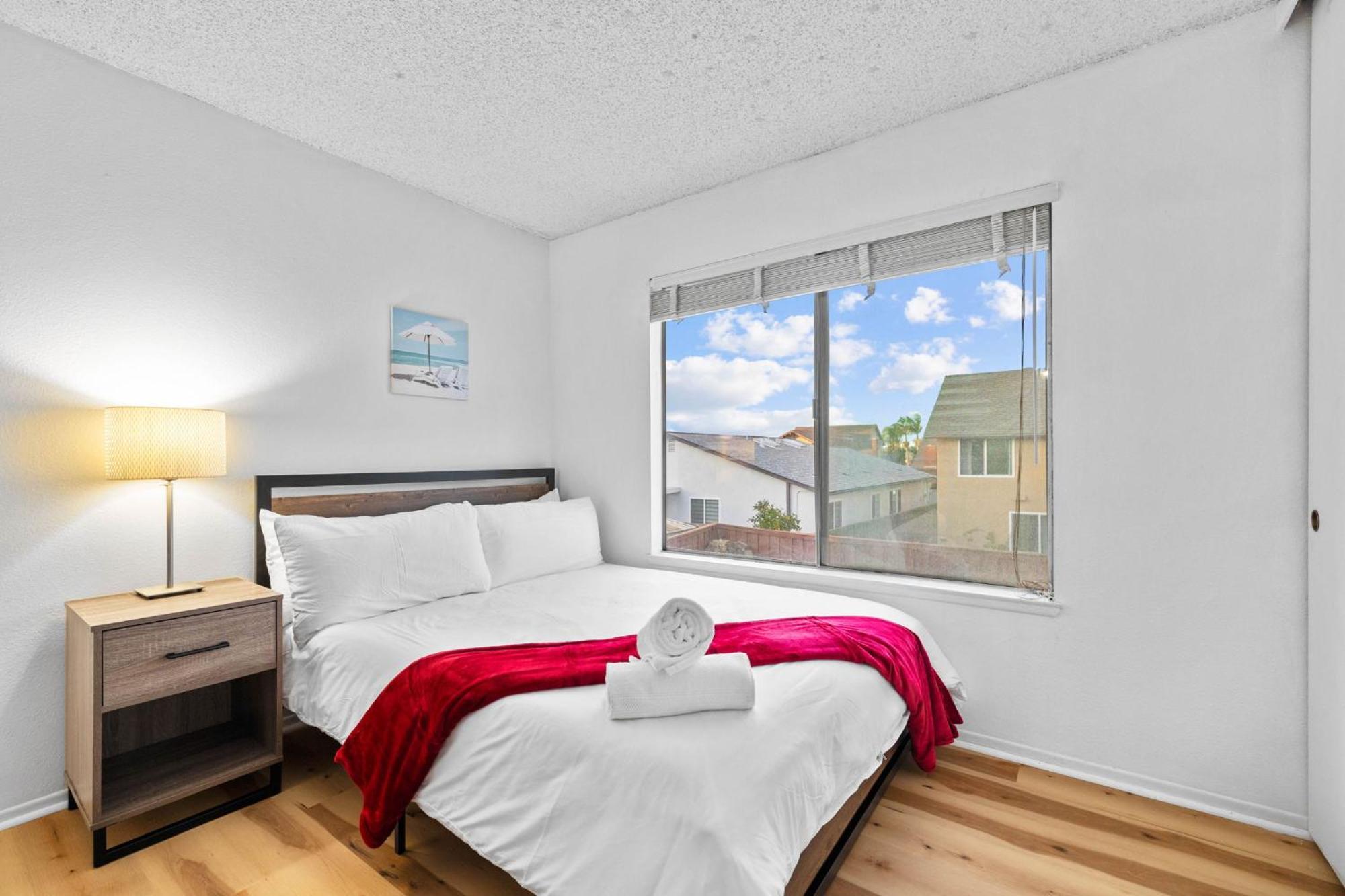 Mira Mesa Family Retreat 4br With Balcony And Firepit